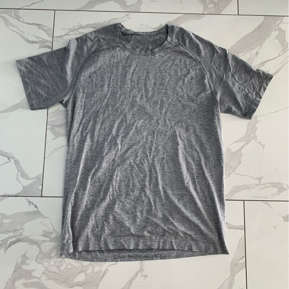 Lululemon Metal Vent Tech Men Sz Large Short Sleeve Gray  Performance T-Shirt